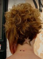 asymetryczne fryzury krótkie - uczesanie damskie zdjęcie numer 89B